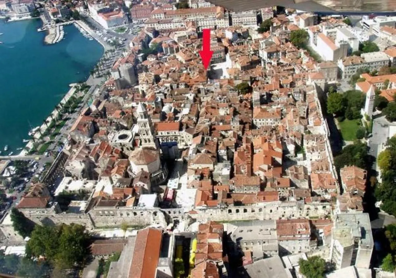 Old Square Studio Apartment Сплит Хорватия